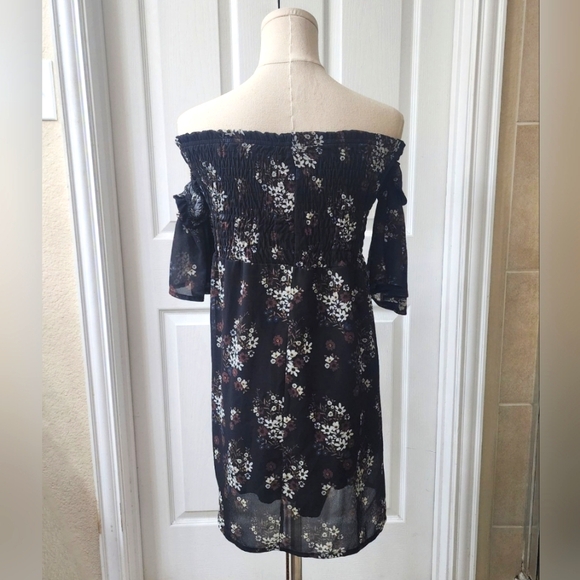 I am Floral Off the Shoulder Short Sleeve mini Dress Size Small - Picture 2 of 7
